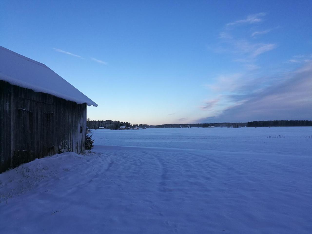 Levomaeki Farm Cottages Ypaja エクステリア 写真